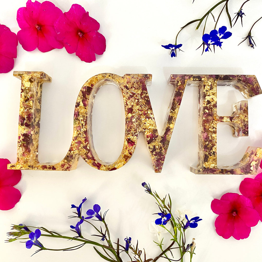 Light Up Word Sign 'LOVE' - Real Rose Petals