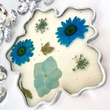 Load image into Gallery viewer, Flower Coaster - Blue Daisies
