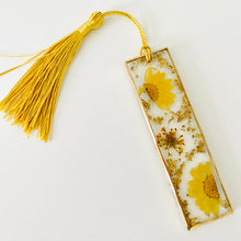 Load image into Gallery viewer, Bookmark - Real Pressed Yellow Daisies
